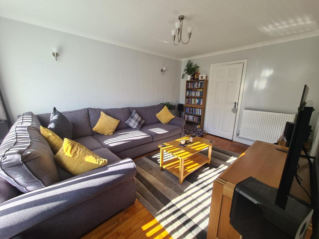 Redlands Close, Pencoed 2 bed semidetached house £175,000