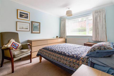 4, Waikato Lodge Russell Road, Buckhurst Hill, IG9 5QH