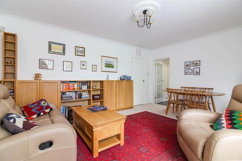 4, Waikato Lodge Russell Road, Buckhurst Hill, IG9 5QH