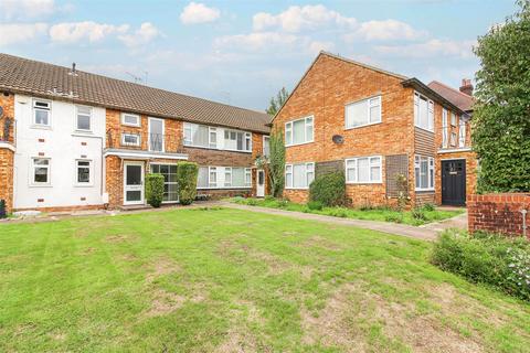 4, Waikato Lodge Russell Road, Buckhurst Hill, IG9 5QH