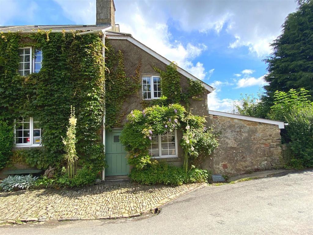 Haytor Vale, Haytor, Newton Abbot 2 bed semidetached house £1,000