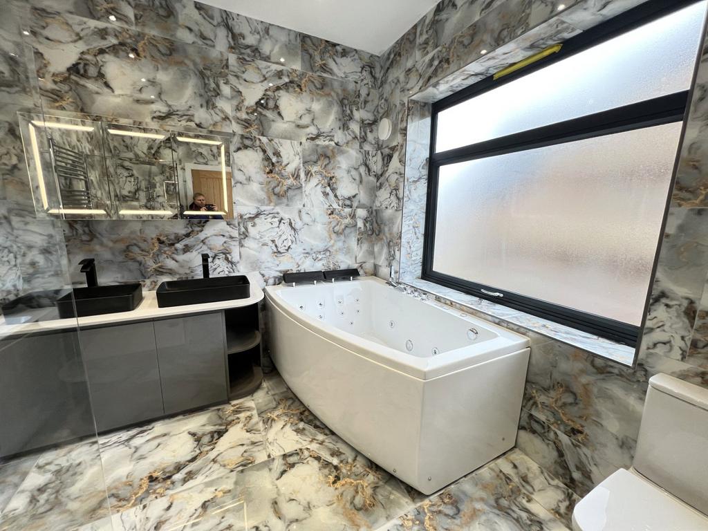 Ensuite