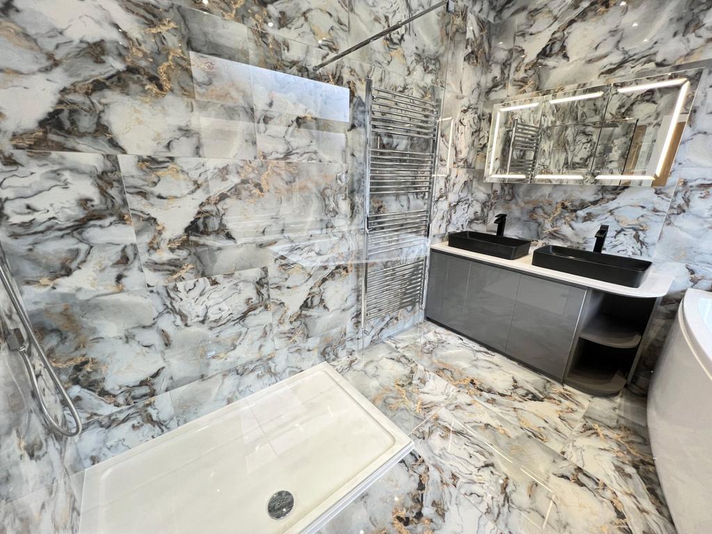 Ensuite