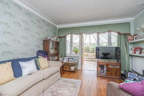 4 bedroom detached house for sale - Aldenham Road, Bushey
