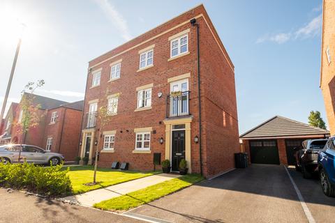 3 bedroom townhouse for sale - Fisher Grove, Lytham St Annes, FY8