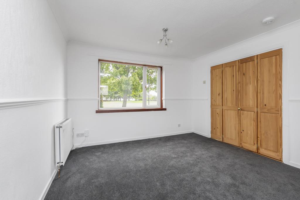 377 Cameron Crescent, Bonnyrigg EH19 2PL 3 bed terraced house £179,000