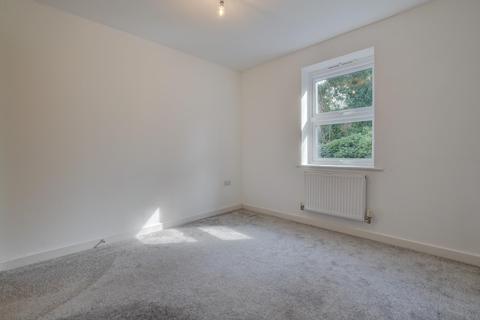 2 bedroom flat to rent - Clifton Square, Burnley