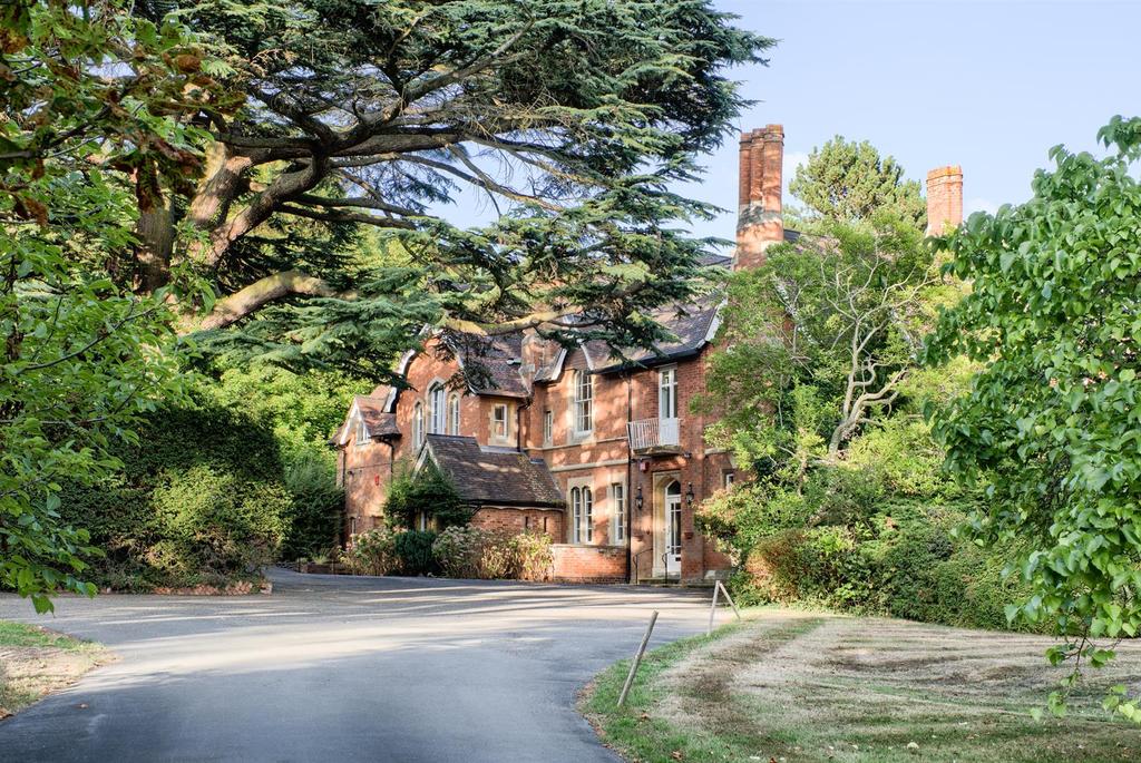 Warwick Road, StratfordUponAvon 12 bed detached house for sale £