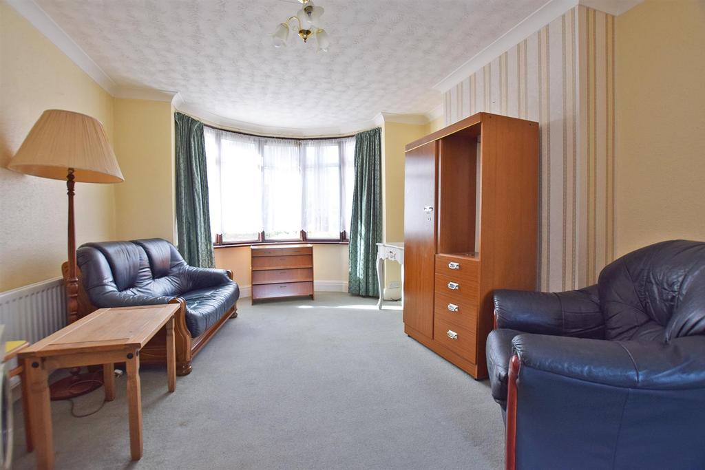 Elmfield, Gillingham 3 bed terraced house £300,000