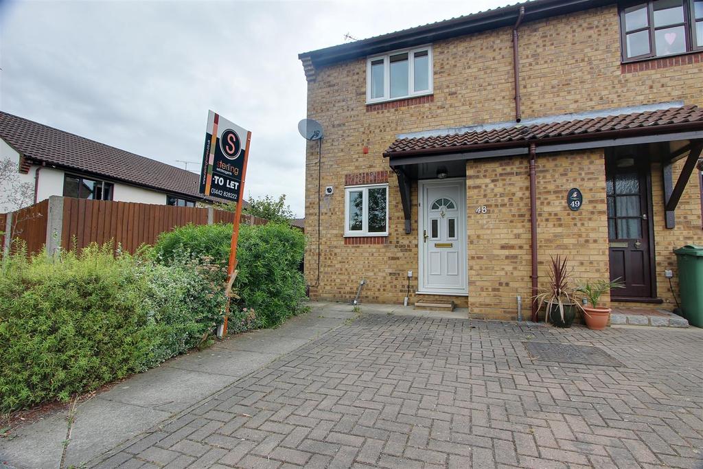 Millstream Way, Leighton Buzzard 2 bed end of terrace house £975 pcm