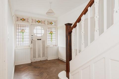 2 Elm Grove, Epsom, KT18 7LZ