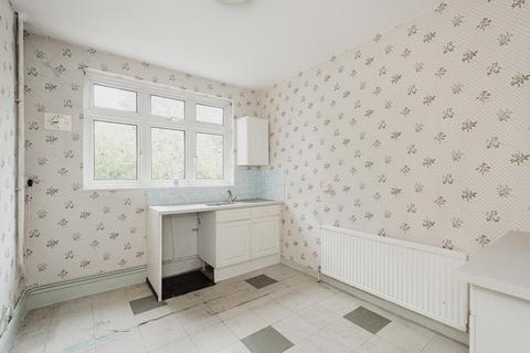 2 Elm Grove, Epsom, KT18 7LZ