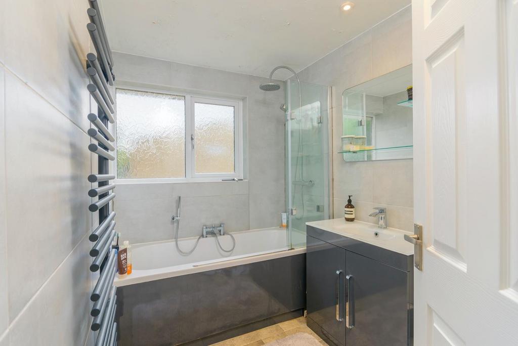 ENEDREBMIT01 - Bathroom C.jpg