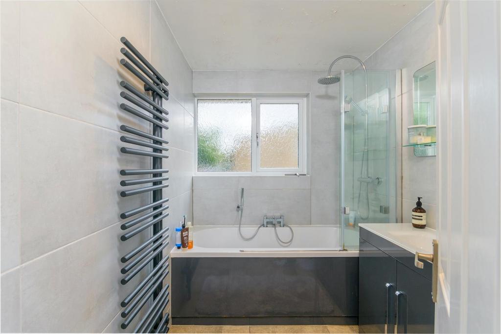 ENEDREBMIT01 - Bathroom B.jpg