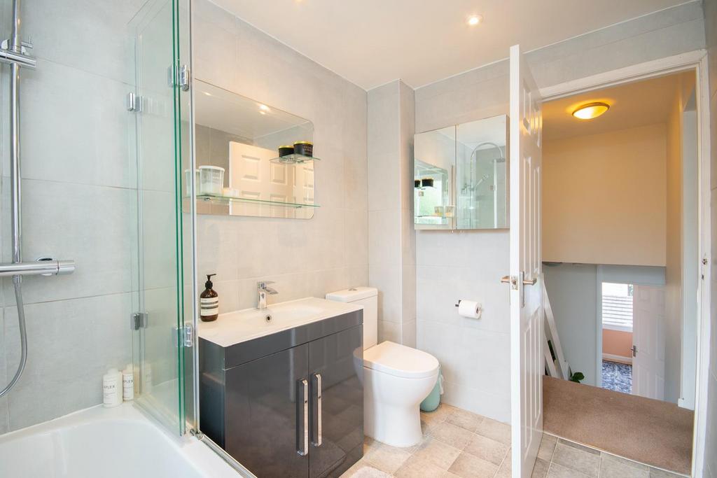 ENEDREBMIT01 - Bathroom A.jpg