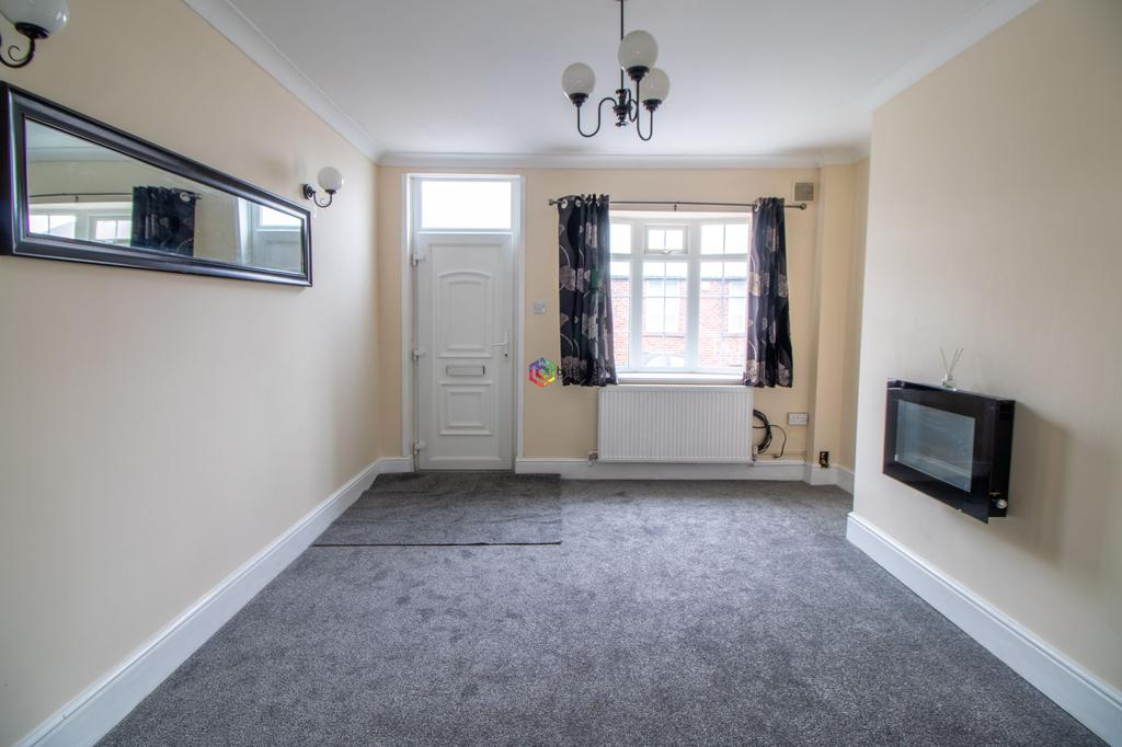 Barleycroft Lane, Dinnington, S25 2 bed terraced house for sale £90,000