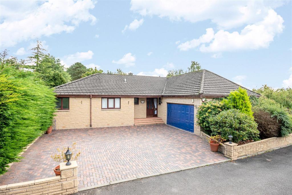 6 Blairadam Grove, Keltybridge, KY4 0JU 3 bed detached bungalow for