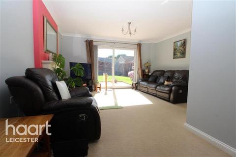 4 bedroom detached house to rent, Bridgemere Close, Leicester