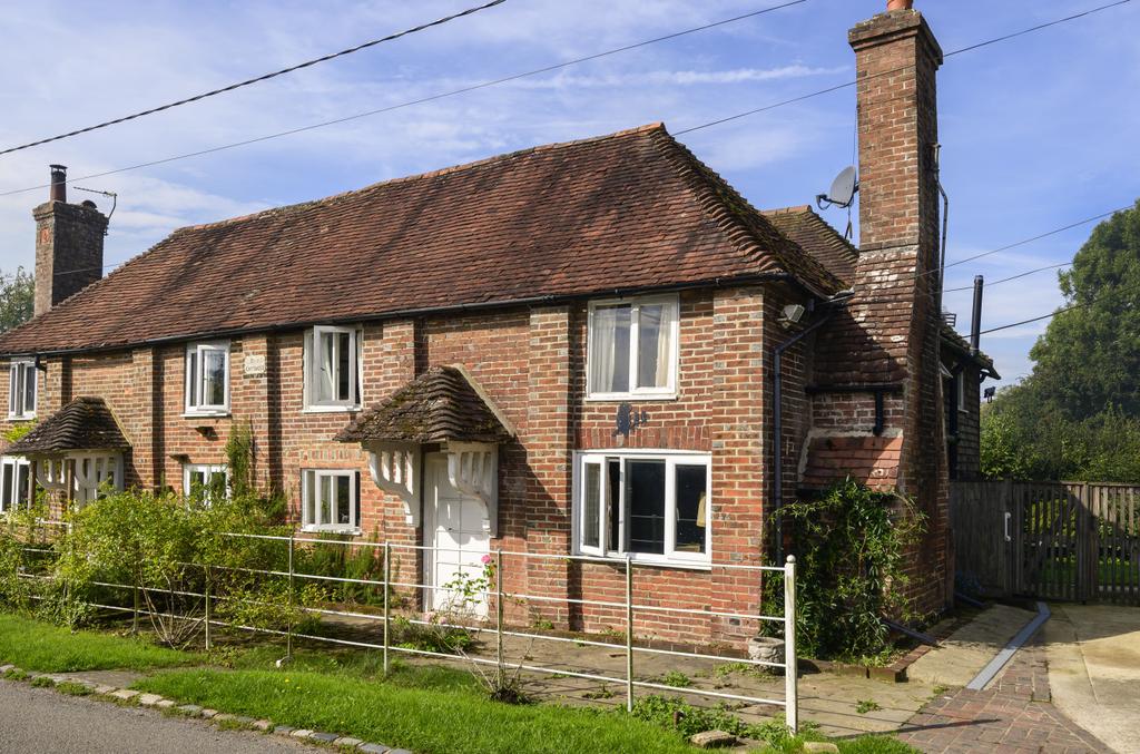 Bell Lane Splaynes Green Uckfield East Sussex 3 Bed Semi Detached