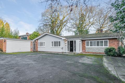 4 bedroom bungalow for sale - Jubilee Lane, Wrecclesham, Farnham, GU10