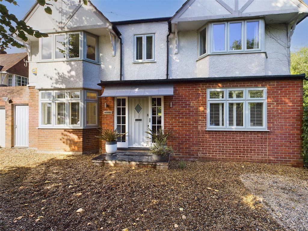 Staines Road, Wraysbury, StainesuponThames, Berkshire, TW19 5 bed