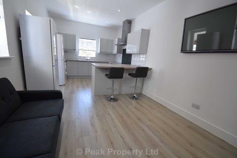 1 bedroom in a house share to rent, West Road, Westcliff On Sea SS0