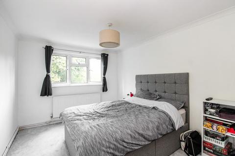 2 bedroom flat for sale - Coxcomb Walk, Crawley, West Sussex. RH11 8BA