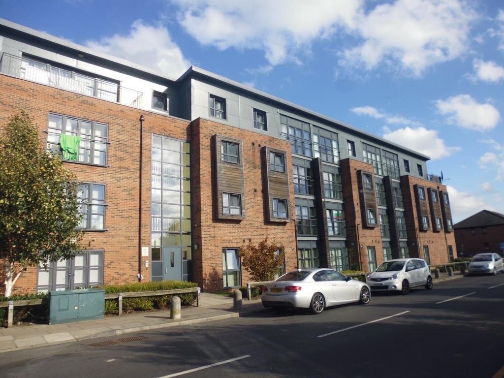 Devonshire Point, Eccles, M30 2 bed apartment £1,000 pcm (£231 pw)