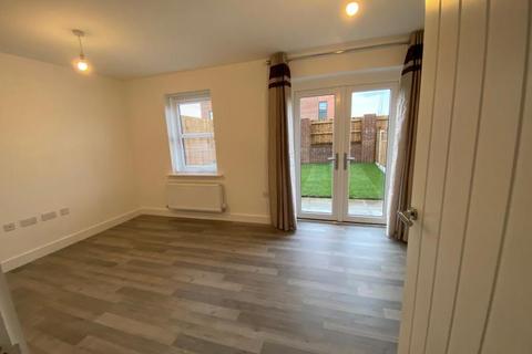 3 bedroom semi-detached house to rent, Kingsheath Street, Manchester