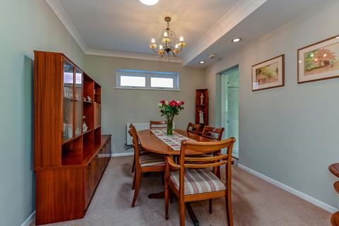 68 Beacon Way, Rickmansworth, WD3 7PD