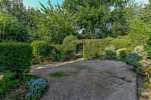 68 Beacon Way, Rickmansworth, WD3 7PD