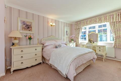 68 Beacon Way, Rickmansworth, WD3 7PD