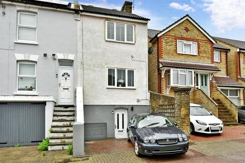 4 bedroom end of terrace house for sale - Queens Road, Chatham, Kent