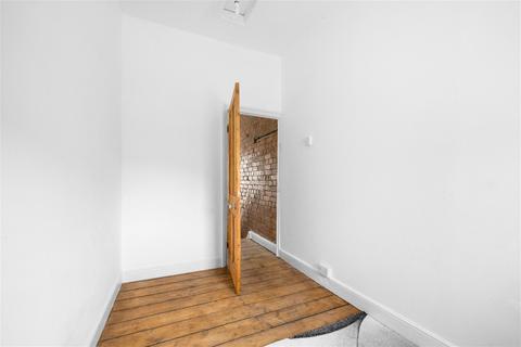 43 Ashvale, Tredegar, NP22 4AG