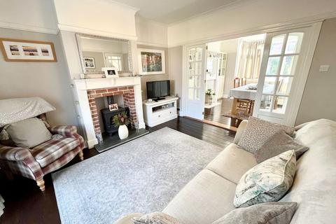 22 Lynton Avenue, Northampton, NN2 8LX