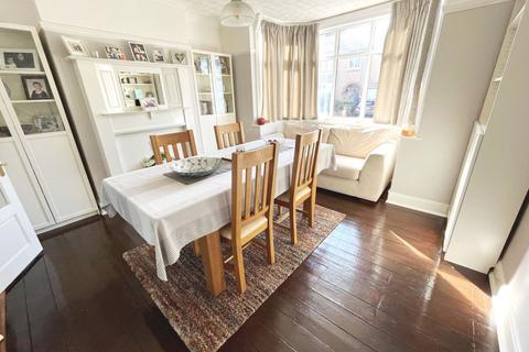 22 Lynton Avenue, Northampton, NN2 8LX