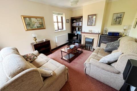 2 bedroom detached bungalow for sale - Lockwood Close, Kingsthorpe, Northampton NN2 7SS