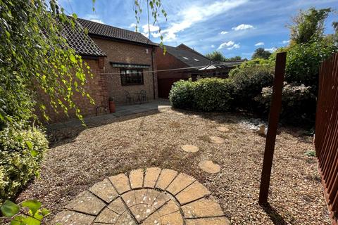 39 Lockwood Close, Northampton, NN2 7SS
