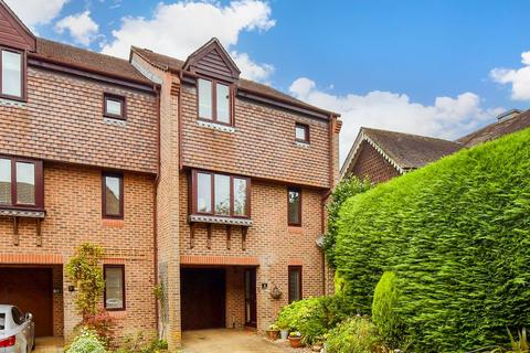 2 bedroom end of terrace house for sale, Station Road, Pulborough, West Sussex