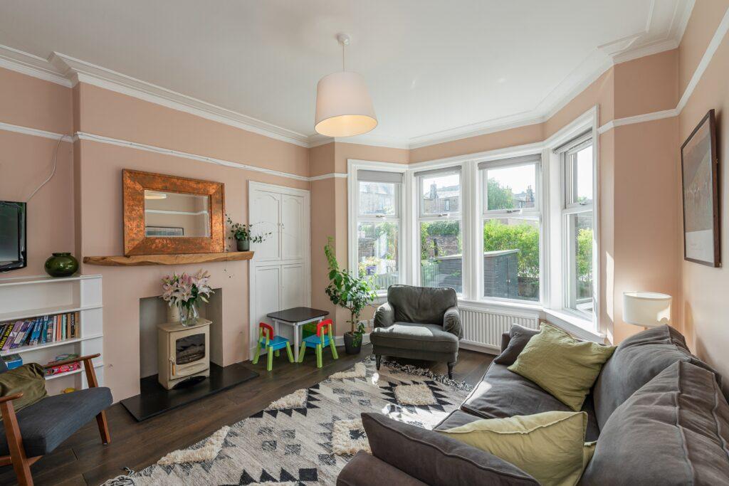 4 Greenbank Loan, Edinburgh, EH10 5SH 4 bed flat £499,000