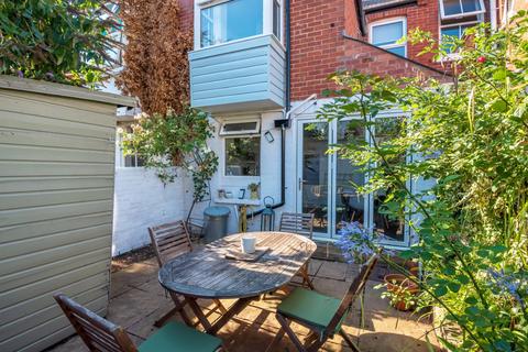 18 East Grove Road, Exeter, EX2 4LX