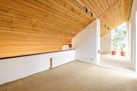 2 Fairfax Gardens, Exeter, EX2 8SR