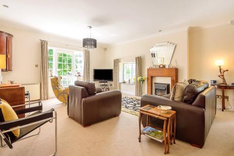 2 Trews Weir Court, Exeter, EX2 4JS
