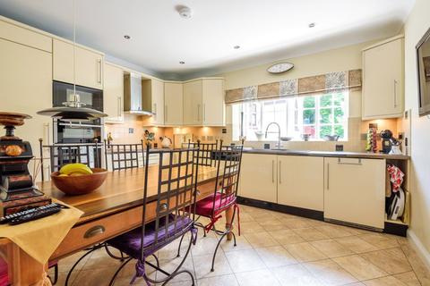 2 Trews Weir Court, Exeter, EX2 4JS