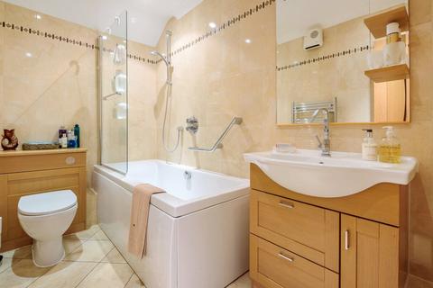 2 Trews Weir Court, Exeter, EX2 4JS