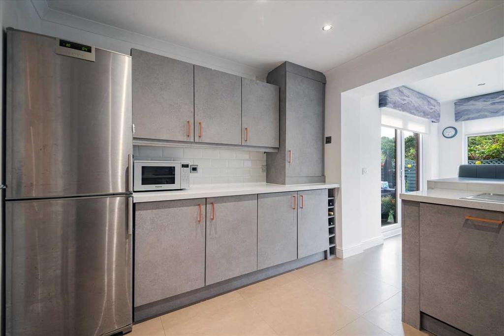 Kitchen Dining (2)