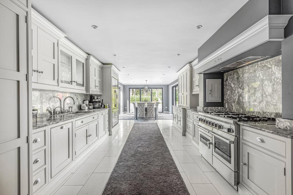 Ashford Road, StainesUponThames, TW18 5 bed detached house £1,850,000