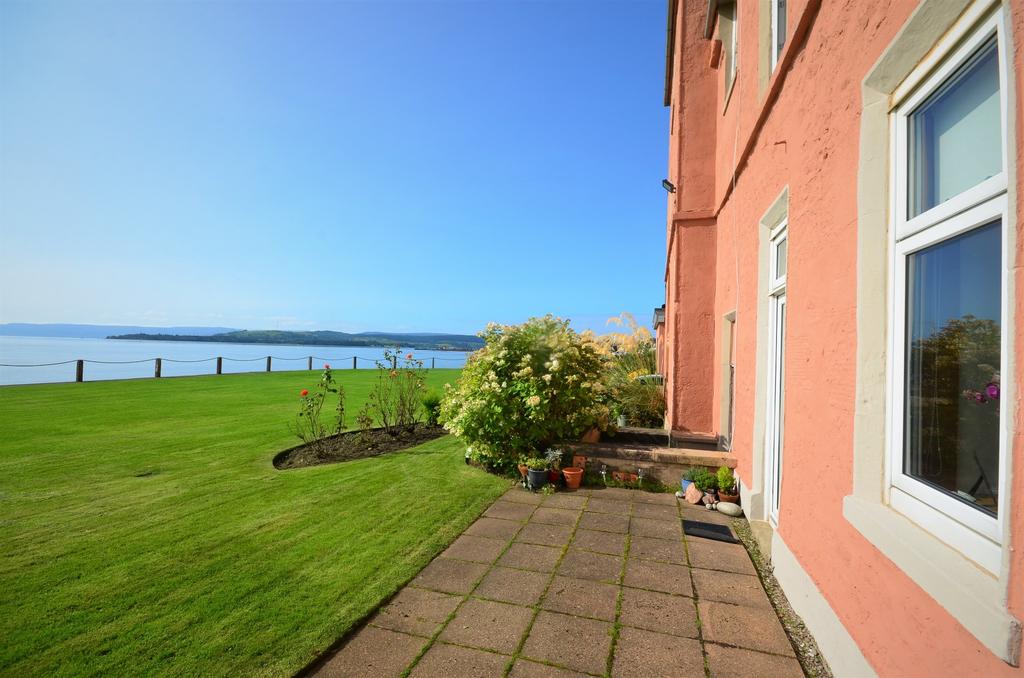 Queens Court, 114 East Clyde Street... 1 bed ground floor flat £128,000