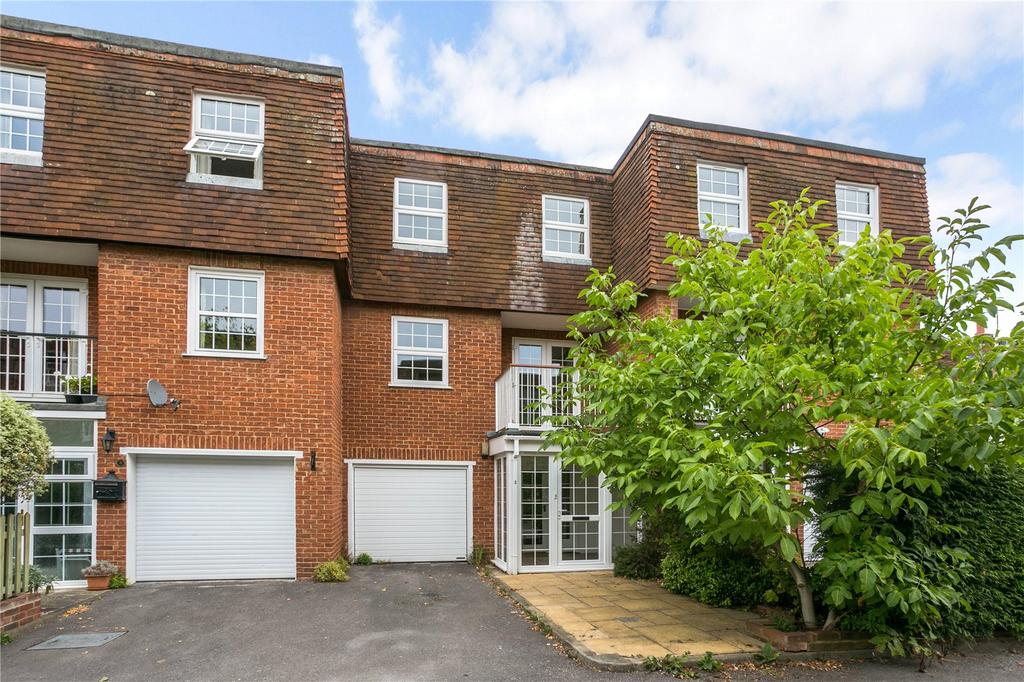 Northfield Close, HenleyonThames, Oxfordshire, RG9 2 bed terraced