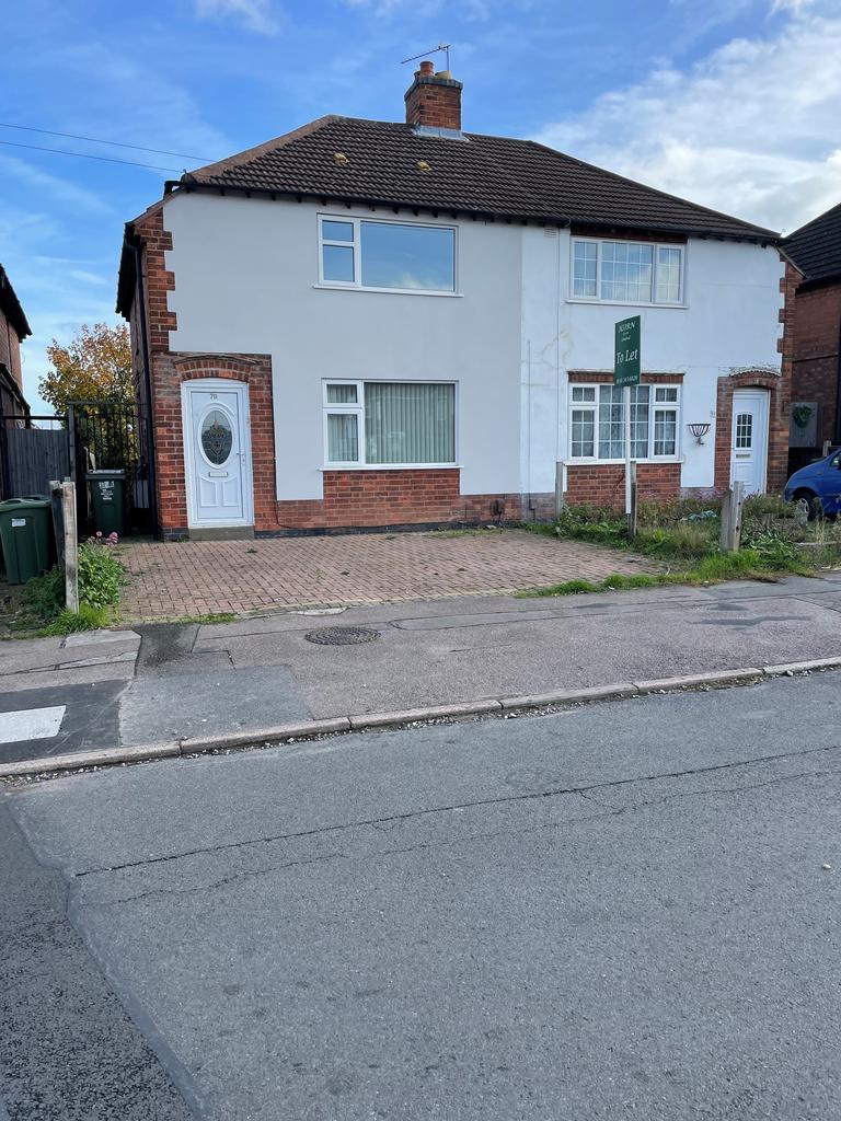 Stonehill Avenue, Birstall LE4 3 bed semidetached house £895 pcm (£